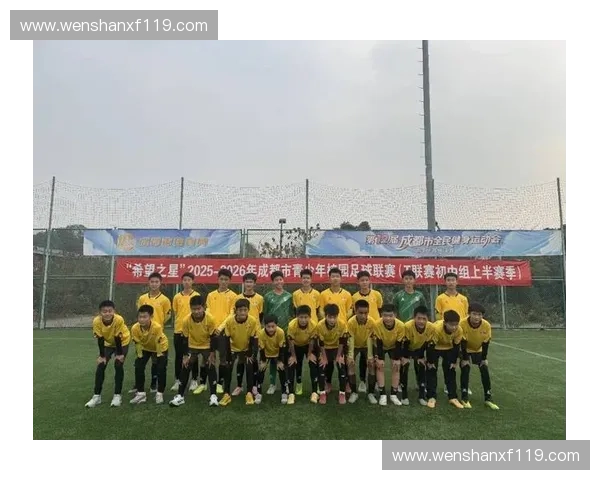 青春逐梦绿茵场特步大学足球联赛点燃校园体育新活力时代风采拼搏精神展现